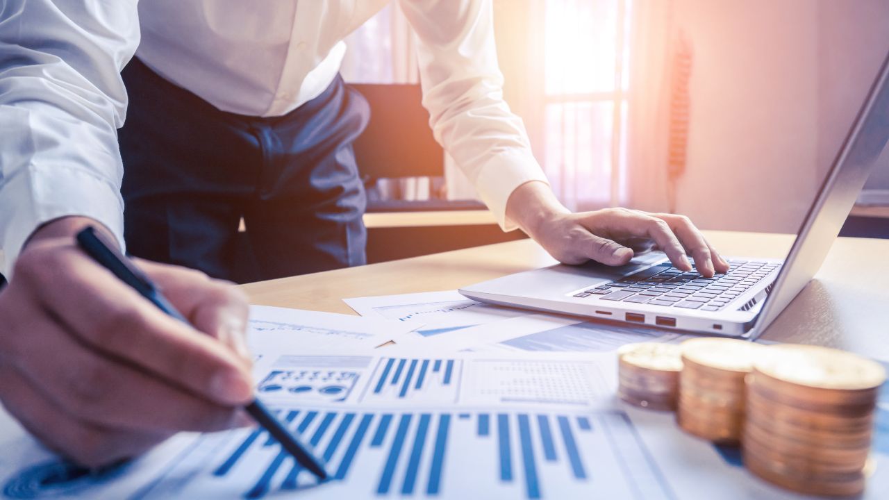 Job Market Research & Analysis